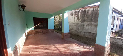 Gusberti Propiedades Vende: Chalet En La Localidad B. Massé