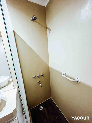Departamento En Venta - 2 Dormitorios, 1 Baño, Cochera - 105mts2 - City Bell