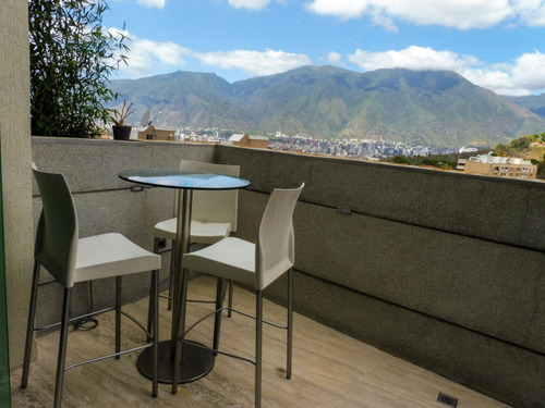 Ss: Vende Apartamento 24-6297 En Mesetas De Santa Rosa De Lima De 220 M2, 4h/3b/3pe