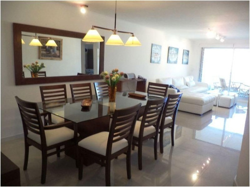Apartamento En Alquiler Por Temporada De 3 Dormitorios En Playa Brava