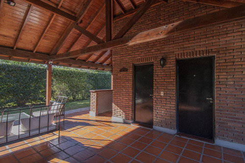 Venta Casa Banco Provincia Country Club. Piscina Quincho Excelente Lote Esquina