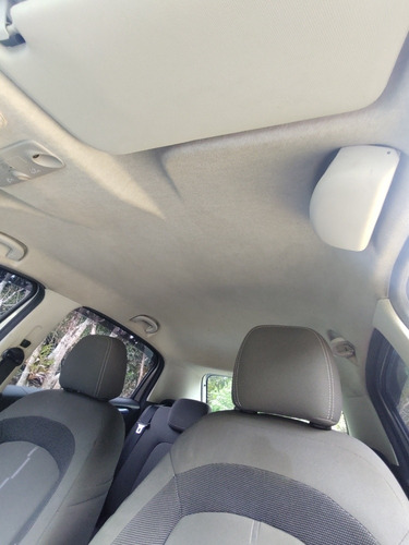 Imagem 10 de 15 de Fiat Punto 2013 1.4 Attractive Flex 5p