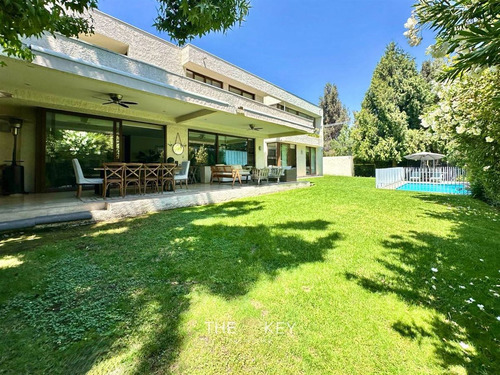 Casa En Arriendo De 5 Dorm. En Las Condes