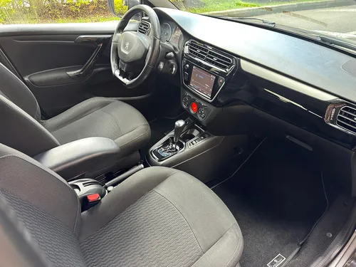 Peugeot 301 1.6 Allure Automático