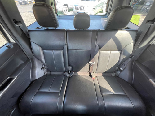 Imagen 10 de 15 de Jeep Cherokee Liberty Limited 4x4