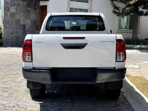 Toyota Hilux 2.7 Cabina Doble Sr Mt