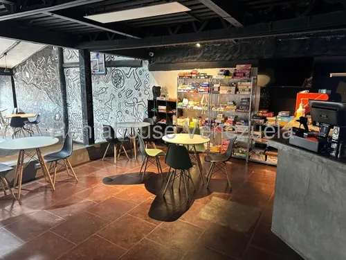 Fondo De Comercio Dedicado A La Distribucion De Alimentos Pre-empacados, En Venta, En El Hatillo. 25-12736