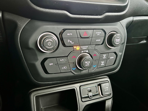 Jeep Renegade 1.8 16V FLEX LONGITUDE 4P AUTOMÁTICO