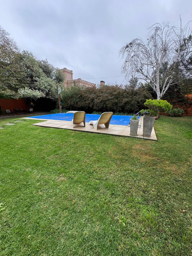 Casa En Venta De Categoría En Villa Zoila, Río Tercero !!