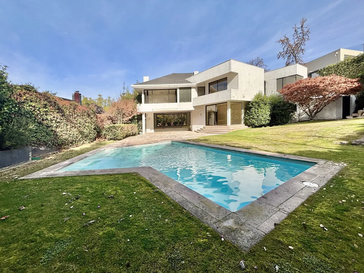 Imagen 1 de 26 de Preciosa Casa /santa María De Manquehue - Colegio San Benito