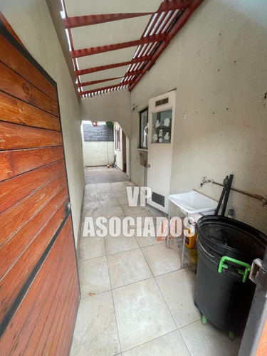Liquidación Casa Con 3d - 2b En Condominio Los Alerces.