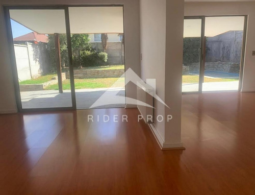 Condominio Camino Del Canelo - Alto Macul / Como Nueva
