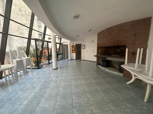Av. 18 De Julio C/ Bvar. Artigas. 1 Dorm.,terraza. Barbacoa