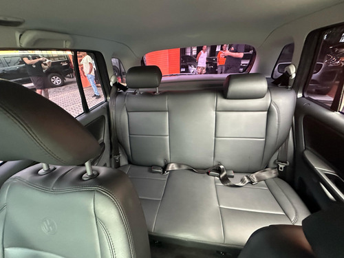 Volkswagen Fox 1.6 MSI TOTAL FLEX CONNECT 4P I-MOTION