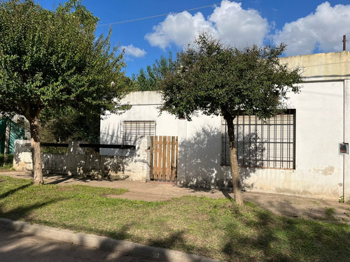 Casa Para Refaccionar Amplio Terreno 