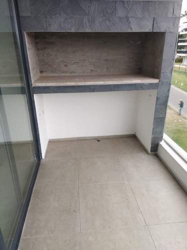 Imagen 4 de 24 de Apartamento En Venta De 2 Dormitorios C/ Cochera En Playa Mansa