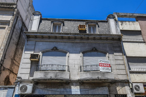 Imagen 2 de 30 de Casa En Planta Alta En Venta Tres Dormitorios Con Terraza Y Parrillero Microcentro