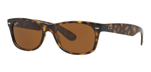 Imagen 1 de 1 de Anteojos de sol Ray-Ban New Wayfarer Classic Small con marco de nailon color polished light havana, lente brown de cristal clásica, varilla tortoise de nailon - RB2132