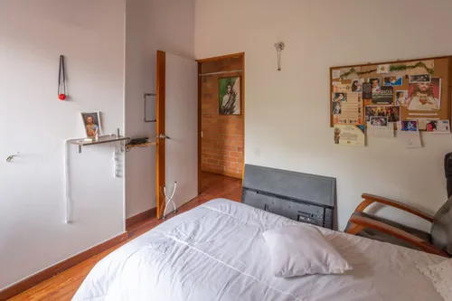 Casa En Venta En Loma De Los Balsos. Cod V16245