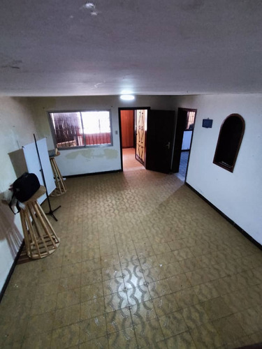 Josefina Toledo: Casa Comercial En Venta En La Viña, 466m², Para Ser Remodelada, Terreno Rectangular, Inmejorable Ubicación, 222544