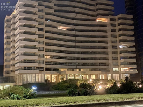 Imagen 9 de 19 de Frente Al Mar. Primera Linea. Torrelobos. Punta Del Este.