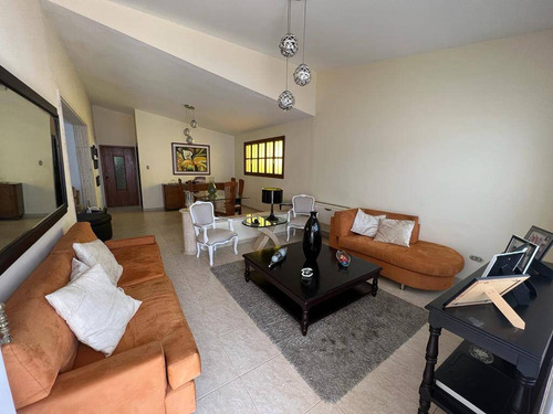 Imagen 6 de 14 de Casa En Venta En Urb Trigal Norte 224mts Alexandra Ramírez 0414-704-1922