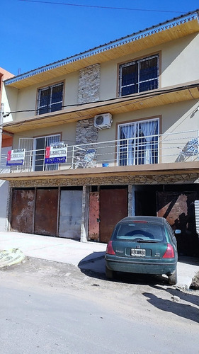 Venta En Block. Local A Estrenar + 10 Deptos De 2 Y 3 Amb + 4 Cocheras. Ideal Inversor.