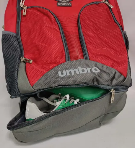 Mochila Sport Umbro Con Compartimento Para Calzado