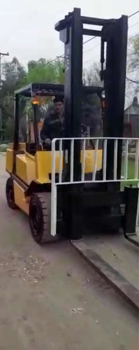 Imagen 3 de 21 de Autoelevador Yale 4,5tn Diesel Vea Video Funcionando Envios