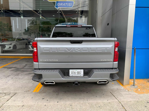 Chevrolet Silverado 5.3 V8 Custom Doble Cabina 4X4 At