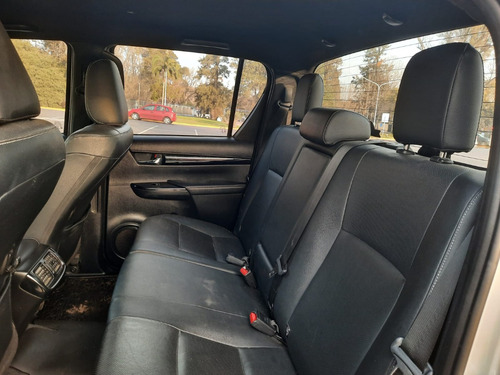 Toyota Hilux 2.8 Cd Srx 177cv 4x4 At