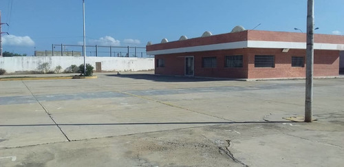 Imagen 2 de 11 de En Venta O Alquiler Patio En Avenida Camejo Octavio, Puerto La Cruz. Solo Clientes