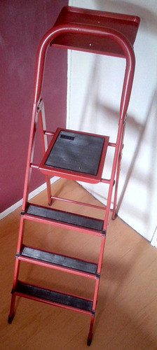 Escalera Raga Hierro Roja Plegable Bandeja 4 Peldaño Liviana