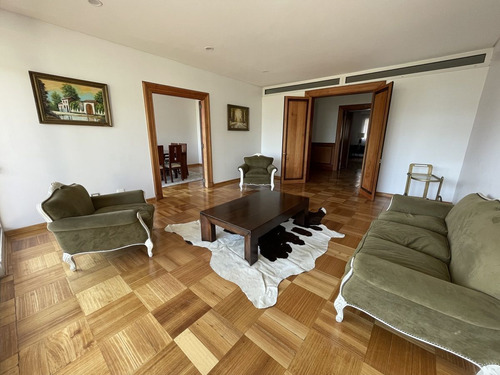 Gran Departamento Con Vista Al Parque Forestal