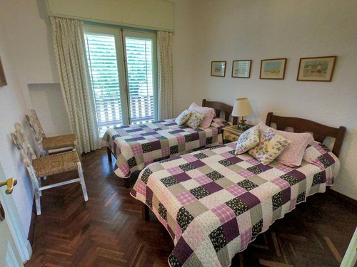 Casa 7 Dormitorios En Cantegril, Punta Del Este