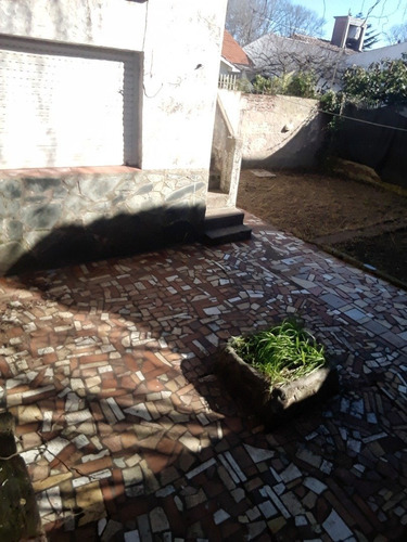Imagen 9 de 16 de Ph De 2 Ambientes Amplios Con Jardín Y Patio Con Un Departamento De 2 Ambientes En Planta Alta. Parque Luro