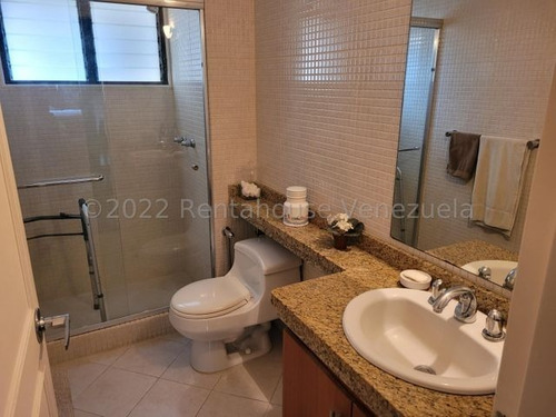 Imagen 8 de 20 de Omar Espinoza Ofrece En Venta Lujoso Y Amplio Apartamento En Campo Alegre Zona Exclusiva De Caracas
