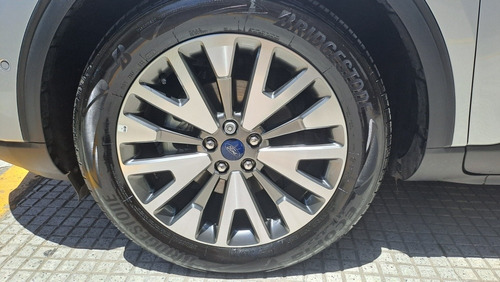 Imagen 10 de 17 de Ford Kuga 2.5 Titanium Hibrida