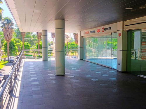 Arriendo Local Comercial 107m2 En Ciudad Empresarial.