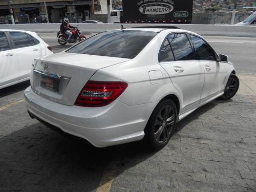 Imagem 4 de 10 de Mercedes-bens C200