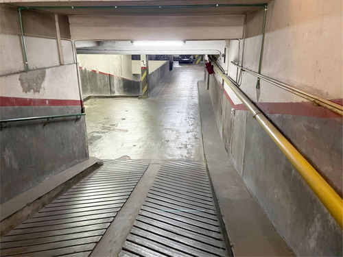 Venta Cochera En Recoleta A Mts De Sta Fe.
