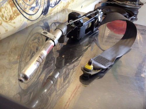 Cinturon De Seguridad Derecho Volvo S40 00-04 Pretensor
