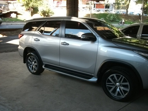 Toyota Hilux Sw4 2.8 4p Srx 4x4 7 Lugares Turbo Diesel Autom