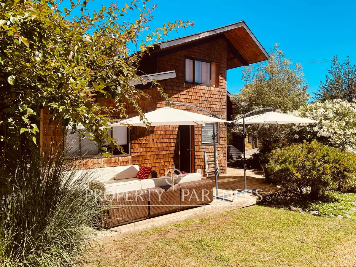 Casa En El Centro De Pucón, A Pasos De La Playa Gr...