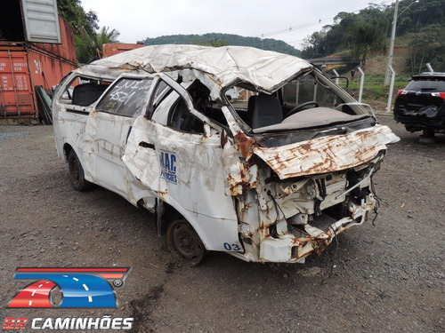 Sucata Kia Besta Gs 2.7 2001/2001 Para Venda De Peças