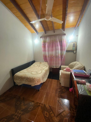 Amplia Casa Con Patio