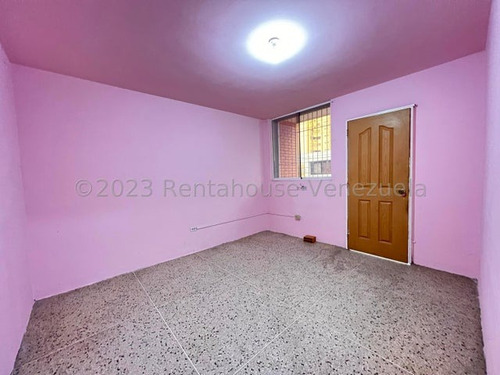 Se Vende Conservado Apartamento Maracay Zona Centro 24-9986 Al