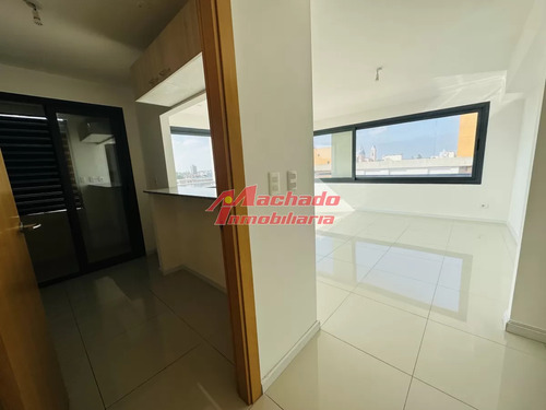 Apartamento En Venta, 3 Dormitorios, Maldonado, Uruguay.