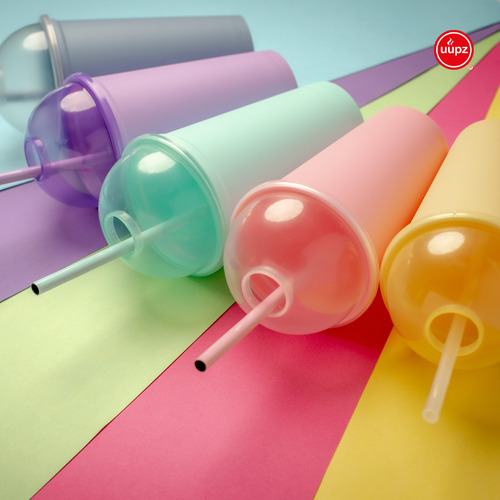 70 Vasos Con Popote De Plástico Rígido Color Combinado
