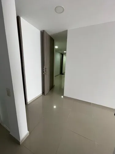 Venta Aparta-estudio. Sur De Cali. Barrio Pance, 66 Mtrs. Tercer Piso Con Ascensor. Parqueadero Propio